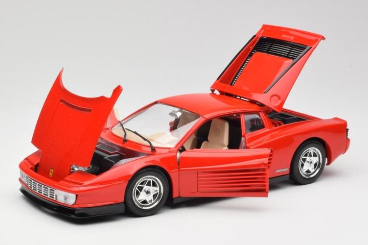 Składanie modeli samochodów