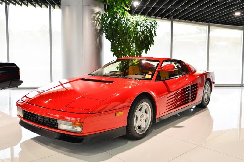 Odkryj pasjonujący świat Ferrari Testarossa 1:24 – idealny model do składania dla każdego fana motoryzacji