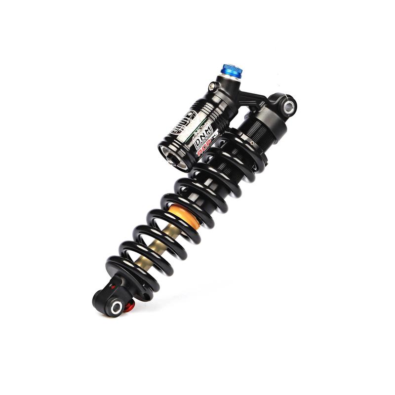 Demontaż sprężyny z amortyzatora