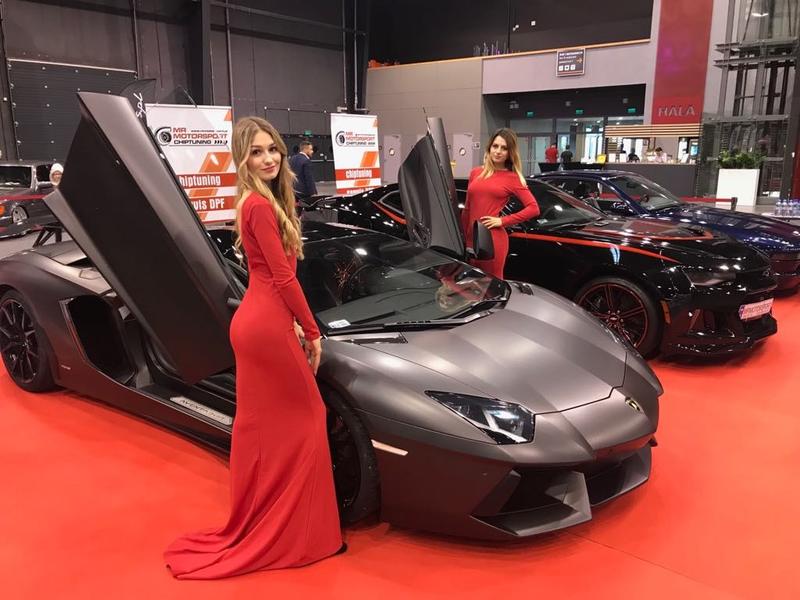 Styl hostess a sukces ekspozycji