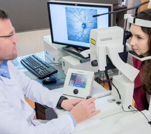 Czy po badaniu OCT oka można prowadzić samochód? Oto, co musisz wiedzieć o bezpieczeństwie na drodze.