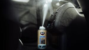 Odkryj skuteczne metody odgrzybiania klimatyzacji w samochodzie i uniknij problemów!