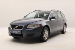 Gdzie znaleźć ucho do holowania w Volvo V50? Oto ważne szczegóły, które warto znać!