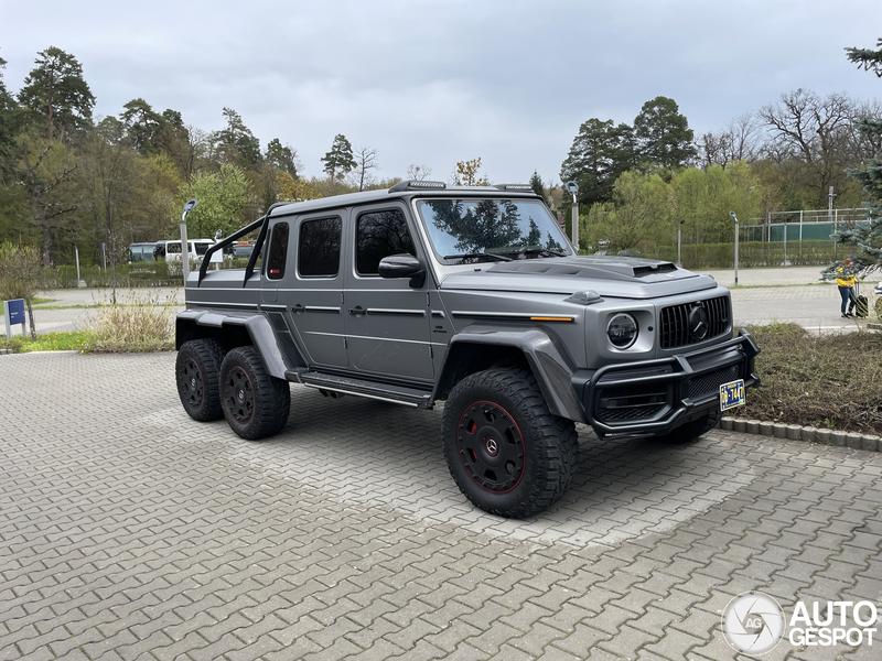 Odkryj Mercedes G-Class 6x6: Niezwykłe cechy, które cię zaskoczą