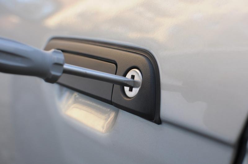 Awaryjne otwieranie samochodu