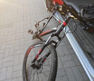 Kto ponosi odpowiedzialność za kolizję? Mandat i konsekwencje prawne w praktyce