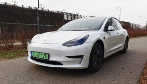 Gdzie najlepiej kupić Teslę w Polsce? Oto sprawdzone opcje i porady, jak uniknąć błędów przy zakupie