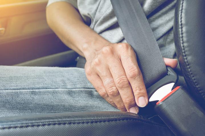 Pasy bezpieczeństwa – obowiązek, przepisy i kary, które warto znać